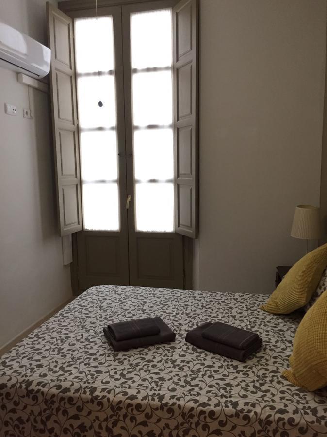 Malama Apartamentos Turisticos Малага Экстерьер фото