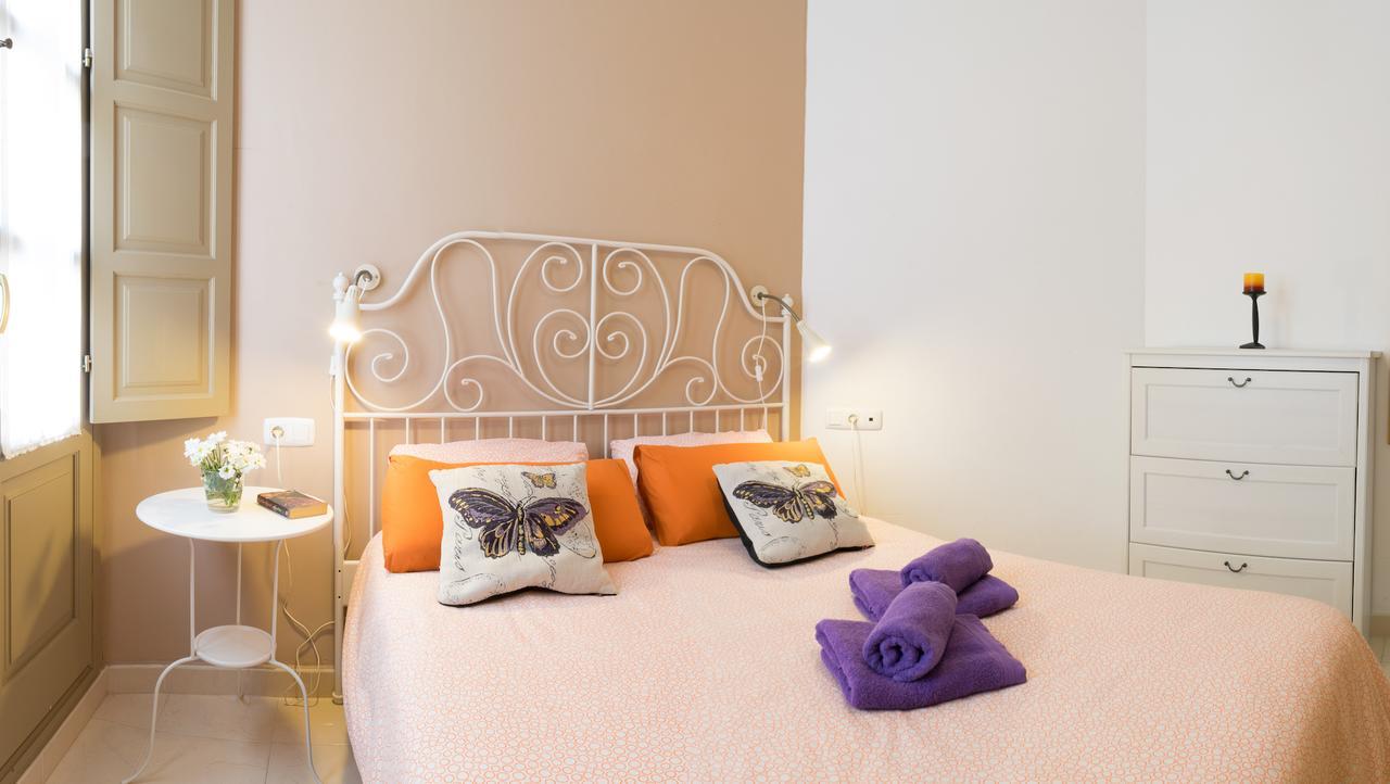 Malama Apartamentos Turisticos Малага Экстерьер фото